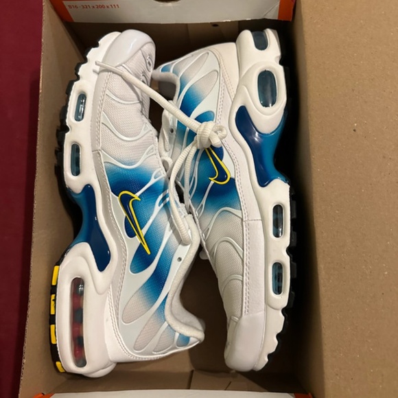 Nike Air Max Plus Spray Paint Swoosh White Blue - Picture 4 of 5